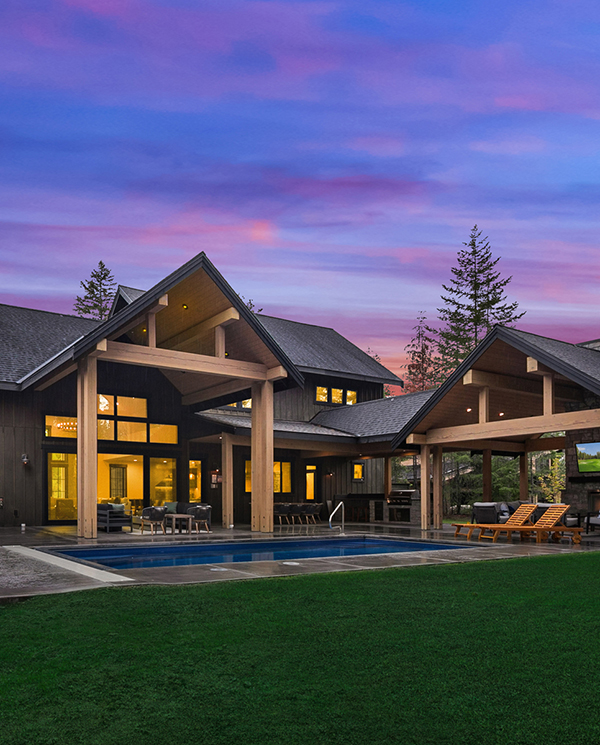 Exterior of a mountain custom home by Merle Inc. in Suncadia, WA.